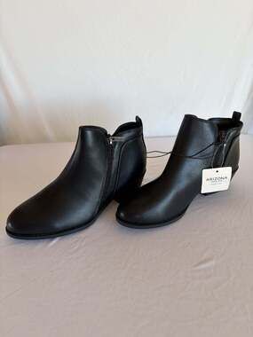 Arizona Jean Co. Castle Womens Size 10 Black Ankle Boots NWT Memory Foam